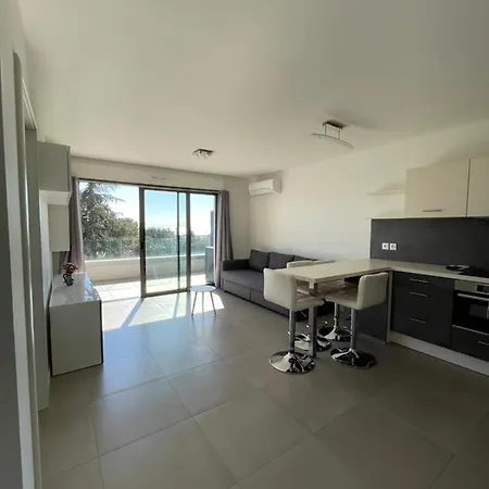 아파트 Lovely 1 Bedroom In 앙티브