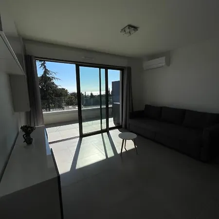 아파트 Lovely 1 Bedroom In
